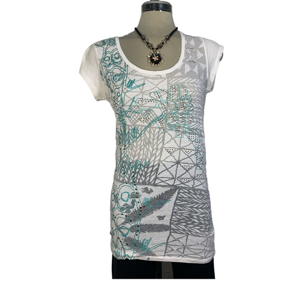 Apple Bottoms White and Blue Open Back T Shirt Size XL - Picture 4 of 10